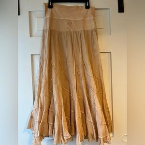 Beautiful cream colored Cute Options skirt